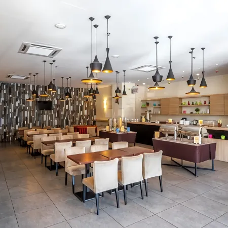 The Leverage Business Hotel (Skudai) Отели рядом с достопримечательностью «Торговый центр Перлинг»