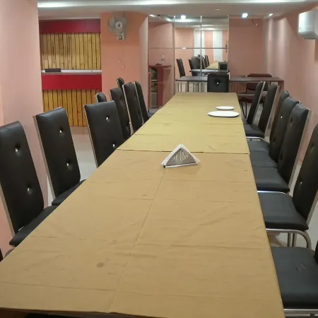 Aamantran Avenue Hotel, Ujjain