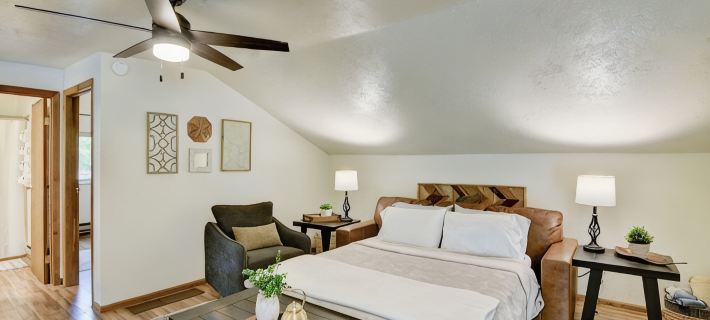 Main Street Retreat-Upstairs-Pet Friendly-Large Deck! STR# 262 Hotels in Chaffee County