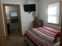 Cozy Private Lake Cottage Minutes to Lake George & Saratoga Springs Pet Friendly