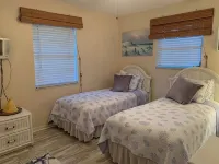 Island Cottage:  A Short Walk to the Beach