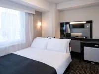 APA Hotel Higashi Shinjuku Kabukicho-Higashi Отели рядом с достопримечательностью «Спа-комплекс Ruby Palace»