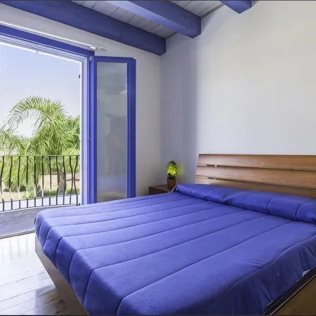 Villa Oliana: Elegant Oasis with Garden and Relaxation in Marina di Ragusa