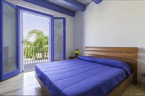 Villa Oliana: Elegant Oasis with Garden and Relaxation in Marina di Ragusa