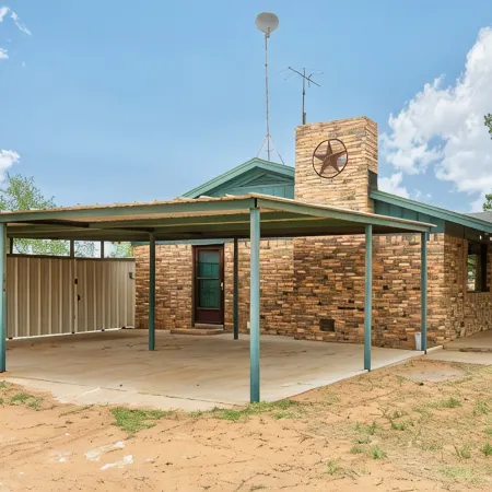 Peaceful Country Getaway with Hot Tub & Fire Pit Отели в г. Митчелл