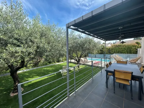 Villa Cigalette - Dream Villa with Private Pool and Garden Near Uzès.