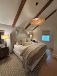 Cozy luxurious log cabin  near the rocky river