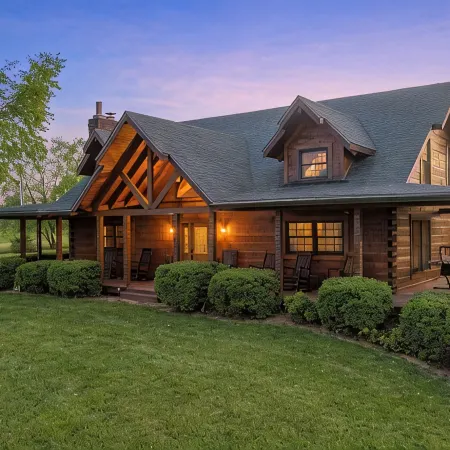 The Lodge / Hot Tub, Arcade, Firepit, Game room!