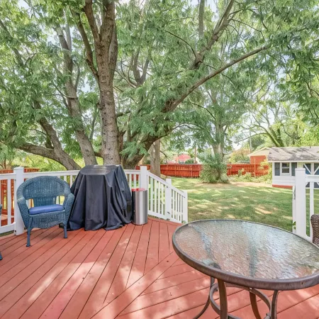 Fabulous 5 Bedroom 3 Bathroom Holiday House Near Beaches. WE SANITIZE!