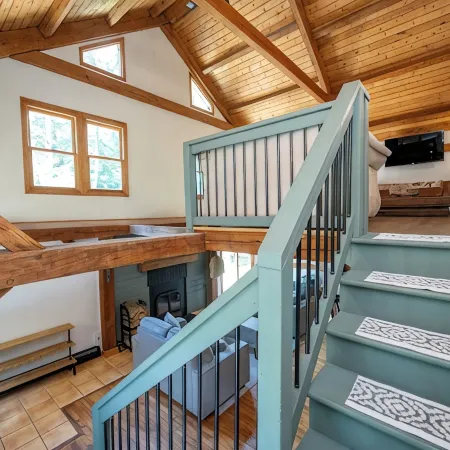 Oversized Hot Tub • Fire Pit • Mountain Cabin Getaway • Near Deep Creek