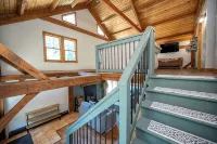 Oversized Hot Tub • Fire Pit • Mountain Cabin Getaway • Near Deep Creek
