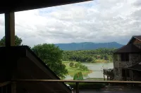 "The Wolf Den" - Lakefront suite with mountain views - 마운틴 뷰