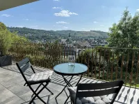 Chic apartment in a central location with a large balcony and views over the city - Wi-Fi