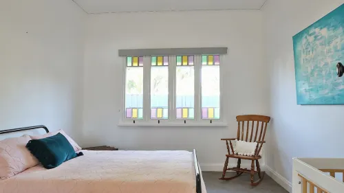 Cheerful Cottage Perfect for groups - Pool Table, Fire pit, Wifi & AC - 2 ดาว