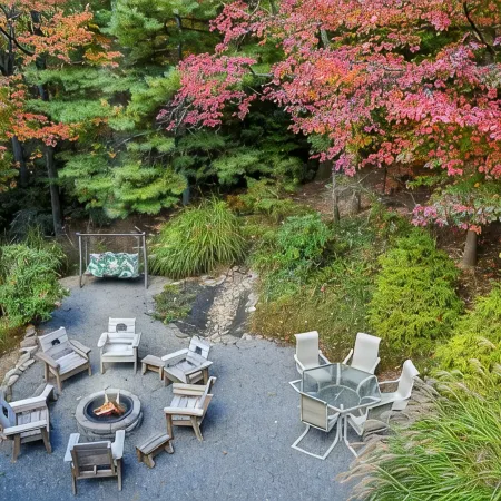 Upscale, Well-Appointed, Spacious Retreat. Close to Everything. Great Amenities.