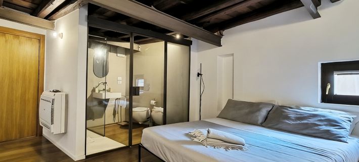 Garitta Twelve whole house with sea view terrace in the historic center Hotels in Bari