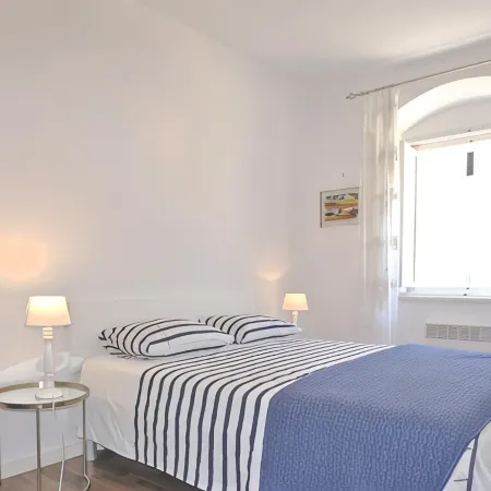 Lovely one bedroom apartment for 3 on the main Hvar town square