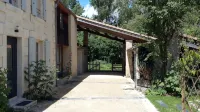 Character cottage for 6 people on the edge of the water in the Marais Poitevin