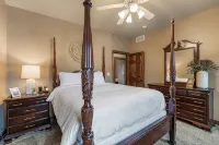Entire Mansion with Indoor Pool! Perfect for Hosting Groups. on Lake Michigan Hotels in 