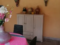 Charming independent studio in Martigues town center, swimming pool, spa Hotels in Martigues