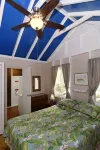 Flamboyant Cottage - Spectacular View & Pool