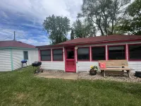 Beachfront Bungalow Retreat on Lake Huron2 - 3-Sterne