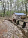 Historic Cabin in a natural setting with waterfalls and covered bridge - balcony