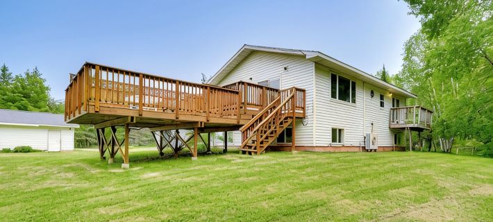 Amnicon Oasis - Secluded Retreat - Pet friendly Hotels in Douglas County
