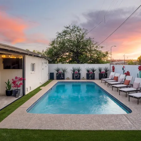 Ultimate Getaway, Pool, Hot Tub & Mini Golf