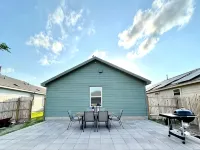 Family Home San Antonio Hangar Hotels near Acme Park