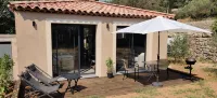In the Calm of Green Provence<Br> - บังกะโล