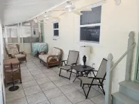 Island Paradise with private beach & private bay sunset views. - Bungalows