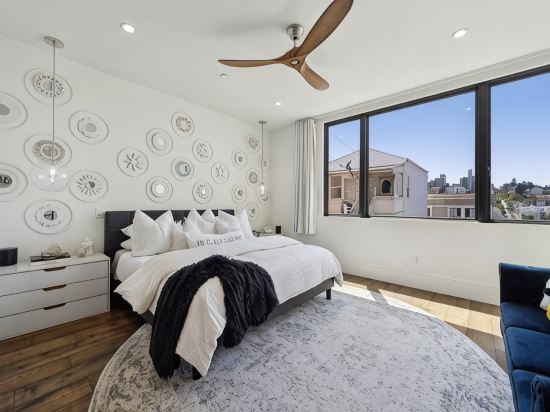 Live the Penthouse Dream – Luxe, Views & Vibes in Iconic North Beach