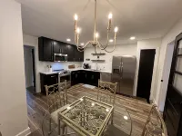 Restful Mid-Mod in the heart of Hickory - 4 stjerner