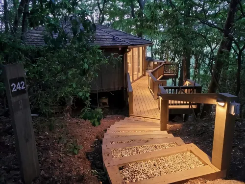Romantic Retreat in the Treetops of Big Canoe with Hot Tub & Stunning Views!