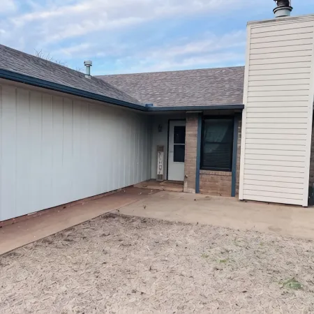 New Remodel 3BD/2Bath Weekly/Monthly Discounts available