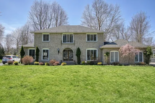 Luxurious, comfortable pool home in Buffalo, minutes from Niagara Falls - Boutique