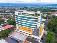 The 1O1 Malang OJ Hotels near Malang Library