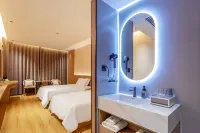 Yijuxuan Hotel (Tanghe People's Hospital New Branch)