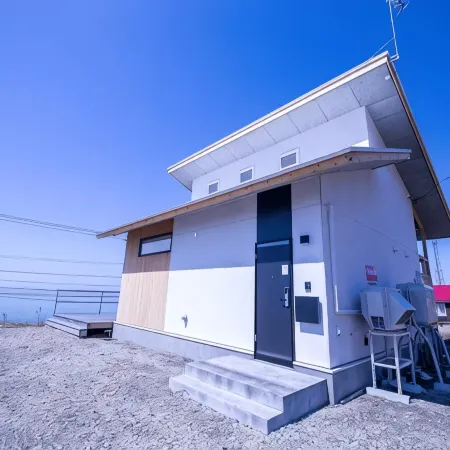 Sunny Side House