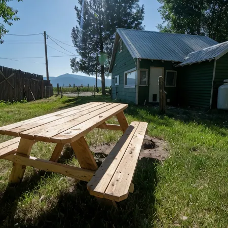 The Green House - Minutes from the Entrance to Crater Lake National Park