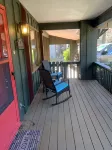 Cozy Cabin with river frontage yards from river launch for kayaking or fishing.