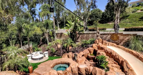 Tropical Paradise 4 Bedroom Home sleeps 10 - Private Pools