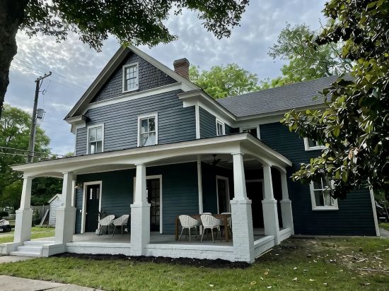 New! 5 Luxury Bath home w/ modern Chef's Kitchen