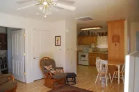 Cozy, Comfortable, Quiet, Private Apartment
