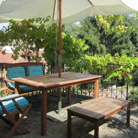Ligur. Mansion from the 12th century for 2/3 P., in mountain village, 10 km to the sea