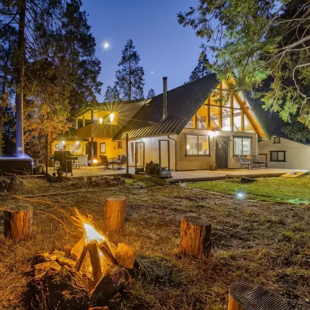 Near 2 Yosemite Entrances - Hot Tub - Fire Pit - Wood Burning Stove - Pets OK