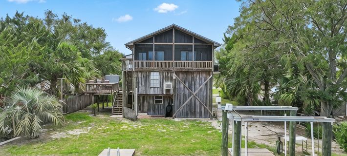Pachs Crab Shack - Charming Waterfront 3 bed 1.5 bath House with a Dock Hotels in Wakulla County