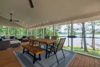 Stylish 3Br Lakefront Home on Kerr Lake - Wifi