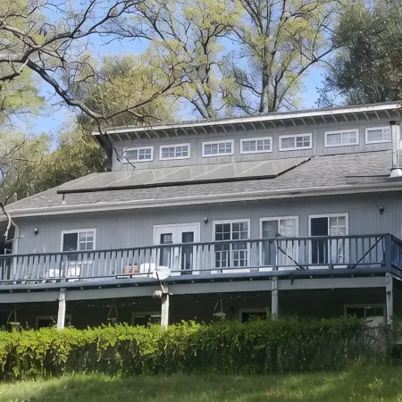 Beautiful Pet-Friendly Spacious Lodge near Yosemite & Lakes 9 Rooms/6BR/12 Beds